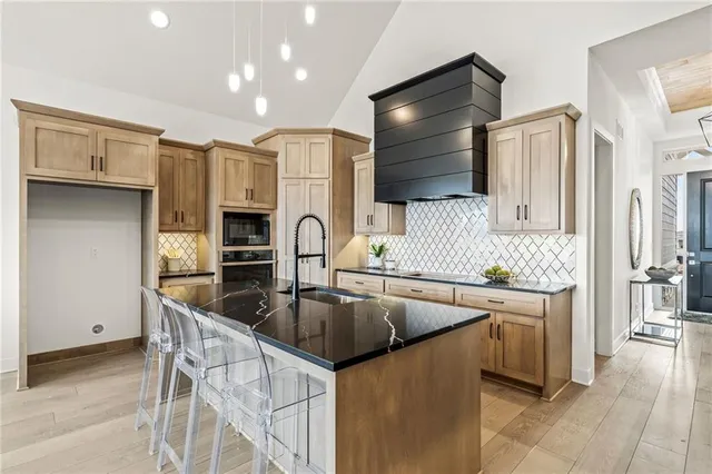 $779,900 | 18609 Reinhardt Street, Overland Park, KS 66085