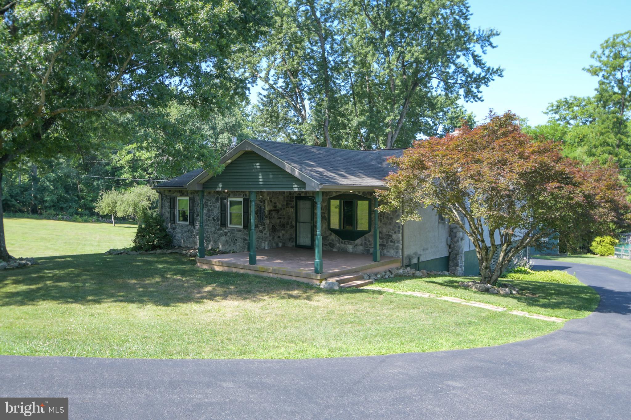 126 Lenape Road Barto, PA 19504 - Photo 4 of 52 Gallery Image 4