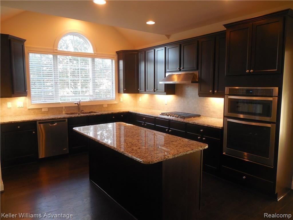 24798 Acorn Trail Novi, MI 48374 - Photo 18 of 49