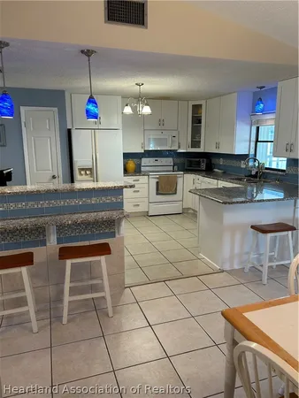 $2,575 | 5924 Pebble Lane, Sebring, FL 33876