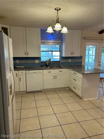 $2,575 | 5924 Pebble Lane, Sebring, FL 33876