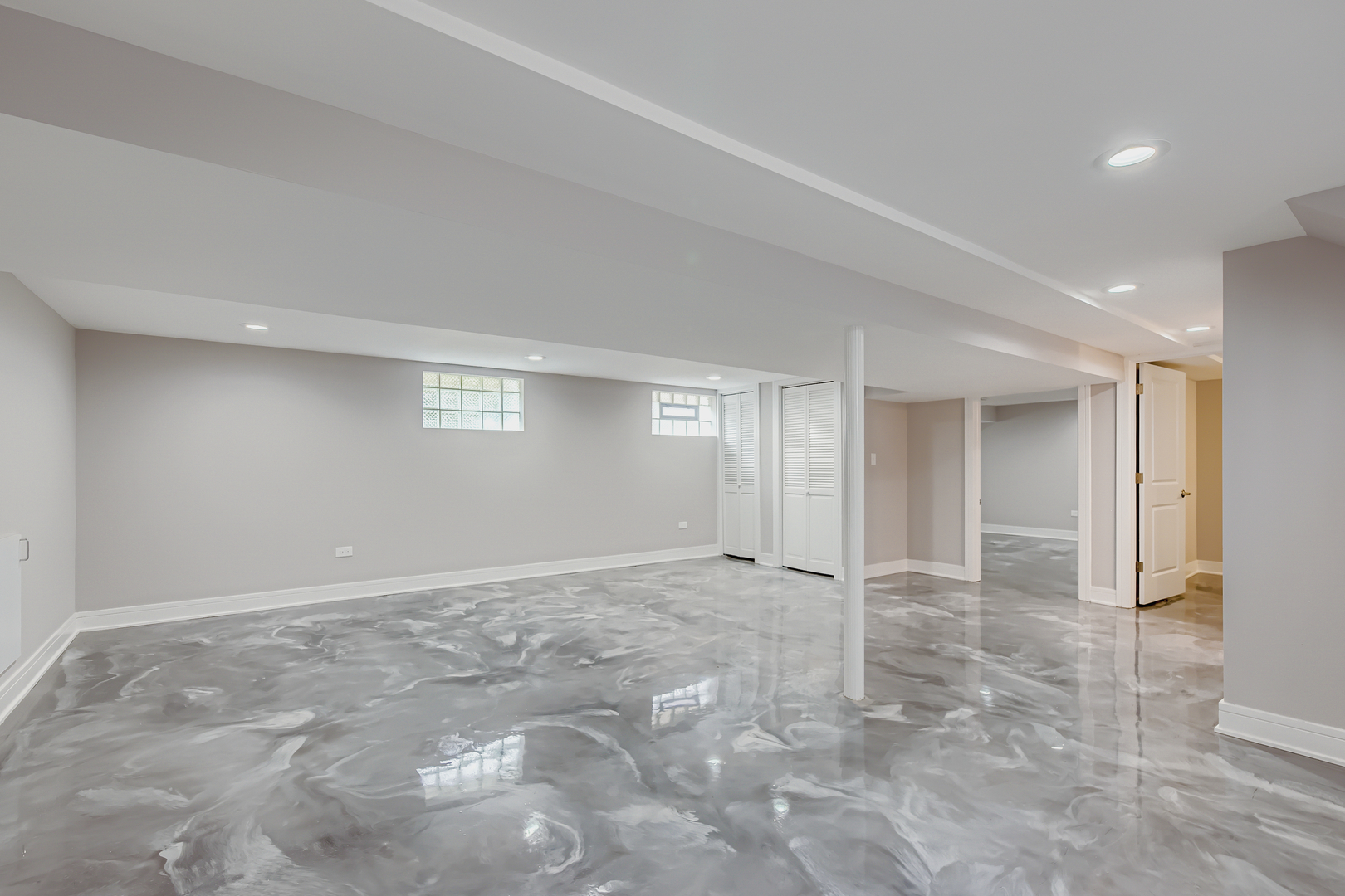 1918 West 108th Place Chicago, IL 60643 - Photo 7 of 12 a view of an empty room