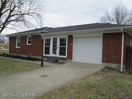 9915 3rd Street Road Louisville, KY 40272 - Photo 5 of 37 IMG_3204