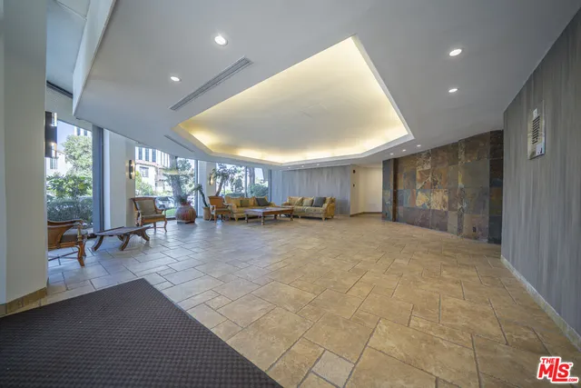 $849,000 | 750 South Spaulding Avenue, Unit 312, Los Angeles, CA 90036