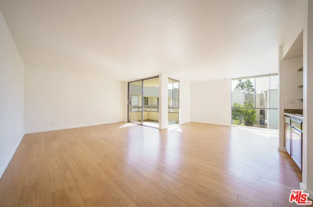 $849,000 | 750 South Spaulding Avenue, Unit 312, Los Angeles, CA 90036
