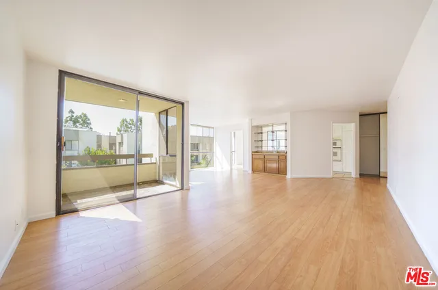 $849,000 | 750 South Spaulding Avenue, Unit 312, Los Angeles, CA 90036