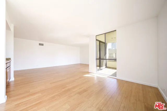 $849,000 | 750 South Spaulding Avenue, Unit 312, Los Angeles, CA 90036