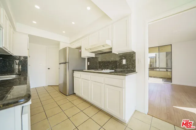 $849,000 | 750 South Spaulding Avenue, Unit 312, Los Angeles, CA 90036