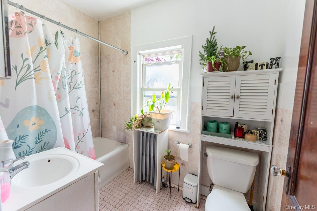 304 Lockwood Avenue New Rochelle, NY 10801 - Photo 8 of 23