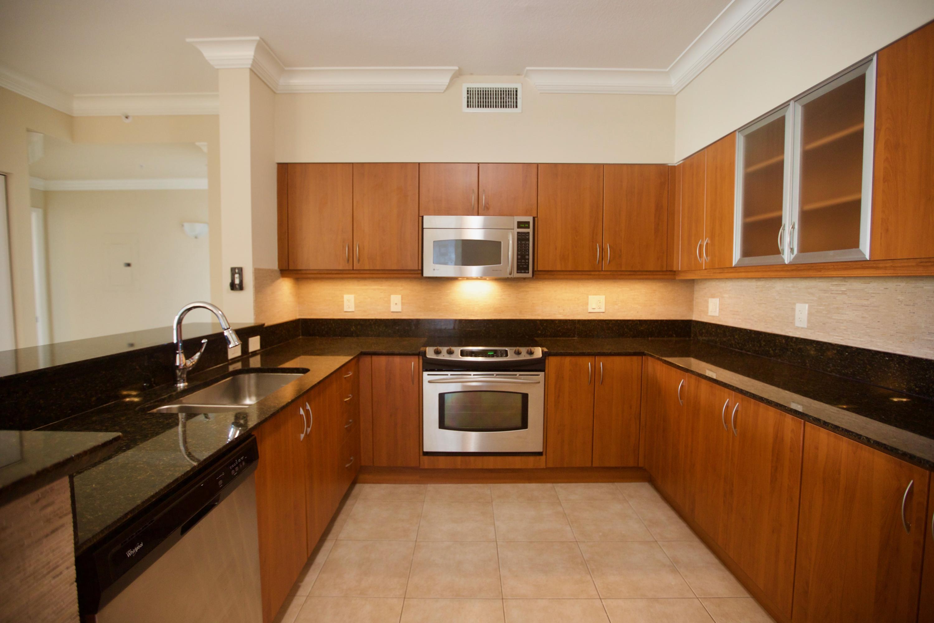 233 South Federal Highway, Unit 617 Boca Raton, FL 33432 - Photo 2 of 25 Kitchen