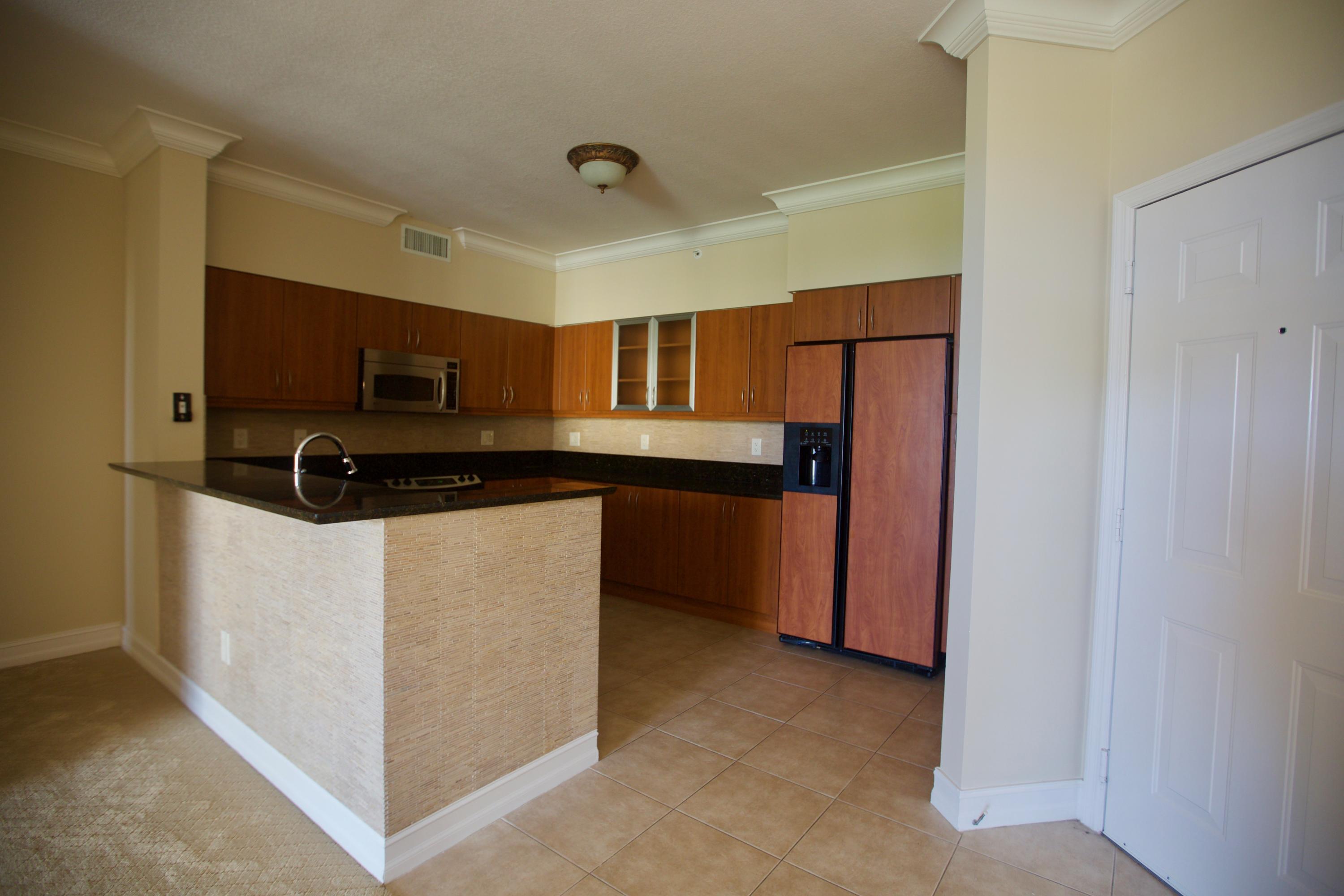233 South Federal Highway, Unit 617 Boca Raton, FL 33432 - Photo 4 of 25 Kitchen
