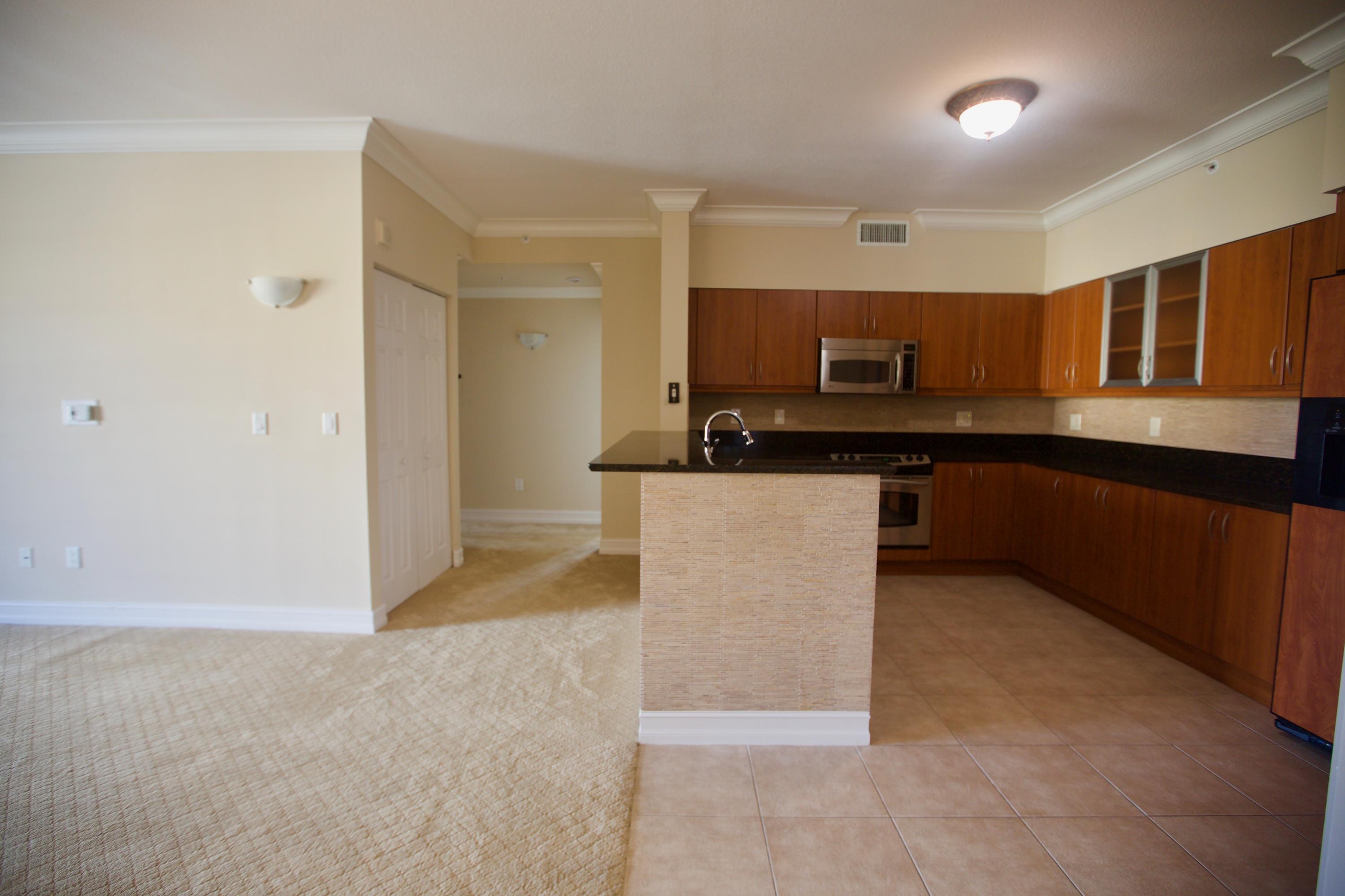233 South Federal Highway, Unit 617 Boca Raton, FL 33432 - Photo 5 of 25 Kitchen
