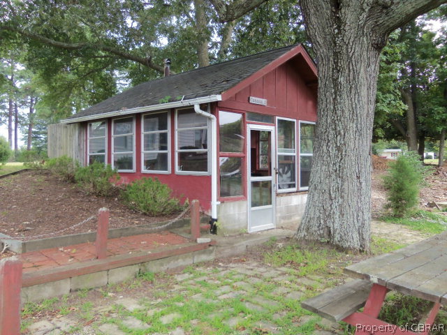 8079 Terrapin Cove Road Gloucester Point, VA 23062 - Photo 9 of 13 Gallery Image 9