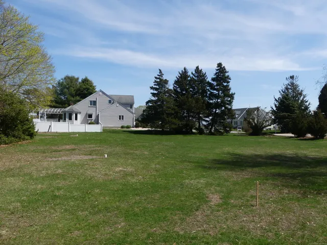a house view with garden space