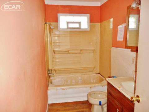 9202 North Bray Road Clio, MI 48420 - Photo 10 of 17 20435521-9.JPG