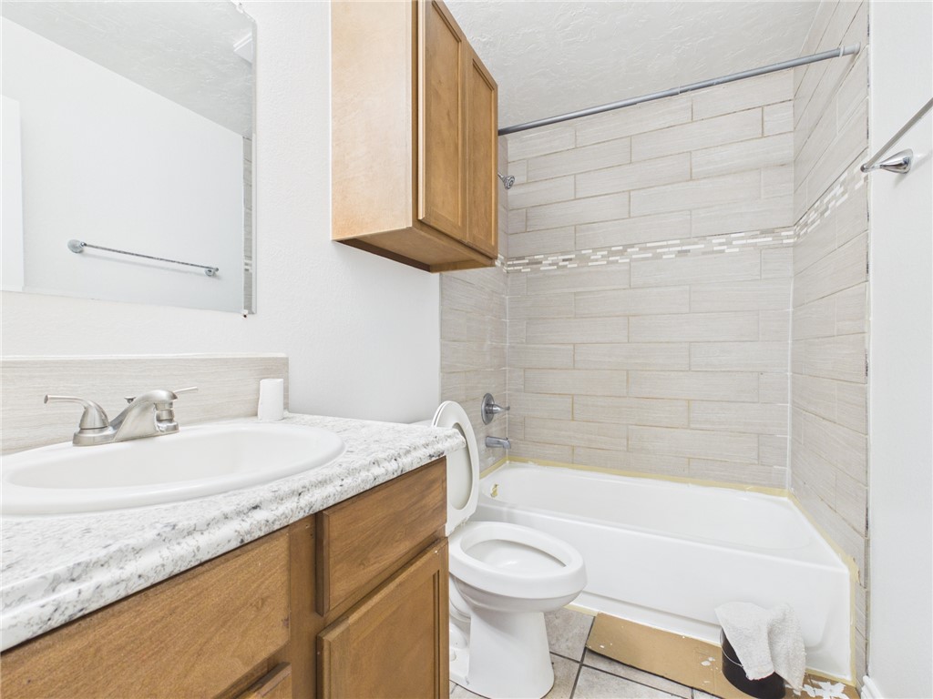 1902 Finfeather Road, Unit C Bryan, TX 77801 - Photo 8 of 15 Gallery Image 8