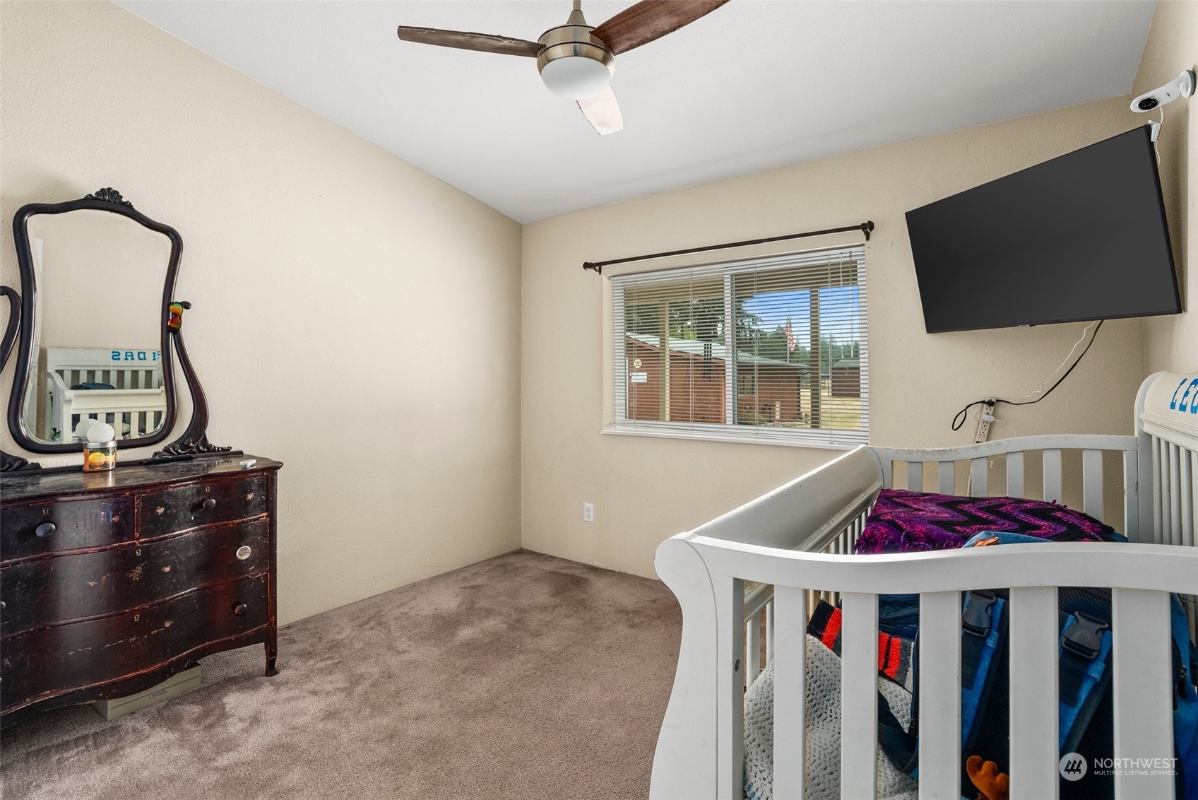 13434 Marcon Lane Southwest Rochester, WA 98579 - Photo 20 of 38 a very nice looking room with a big bed