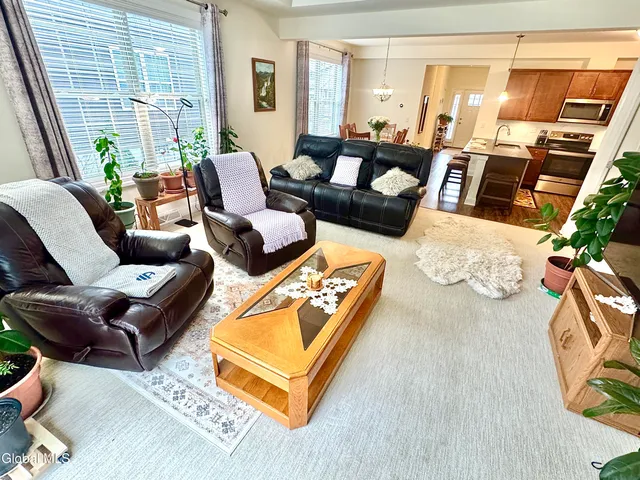 $579,900 | 23 Canterbury Lane, Bethlehem, NY 12054