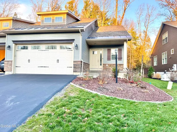 $549,000 | 23 Canterbury Lane, Bethlehem, NY 12054