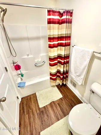 $549,000 | 23 Canterbury Lane, Bethlehem, NY 12054