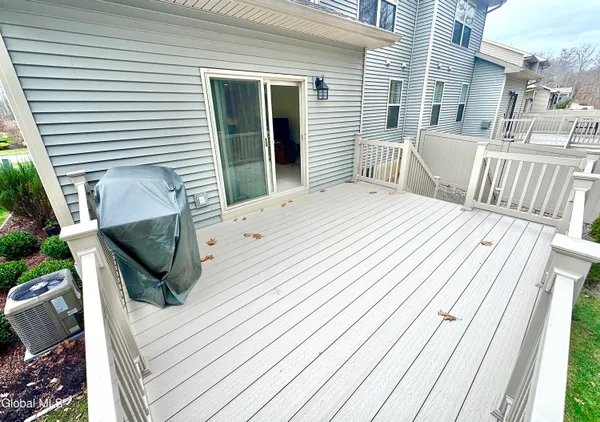 $549,000 | 23 Canterbury Lane, Bethlehem, NY 12054