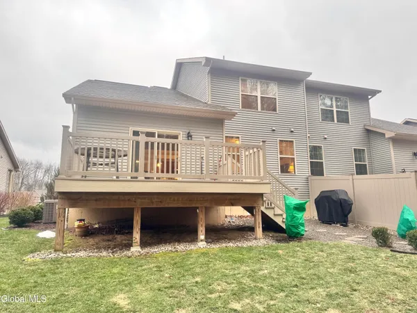 $549,000 | 23 Canterbury Lane, Bethlehem, NY 12054