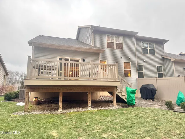 $579,900 | 23 Canterbury Lane, Bethlehem, NY 12054