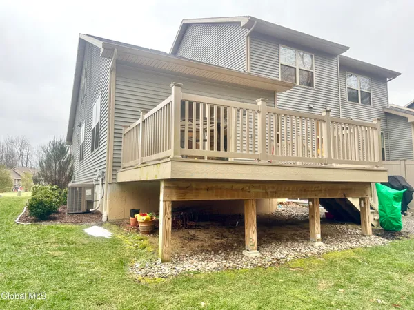 $549,000 | 23 Canterbury Lane, Bethlehem, NY 12054