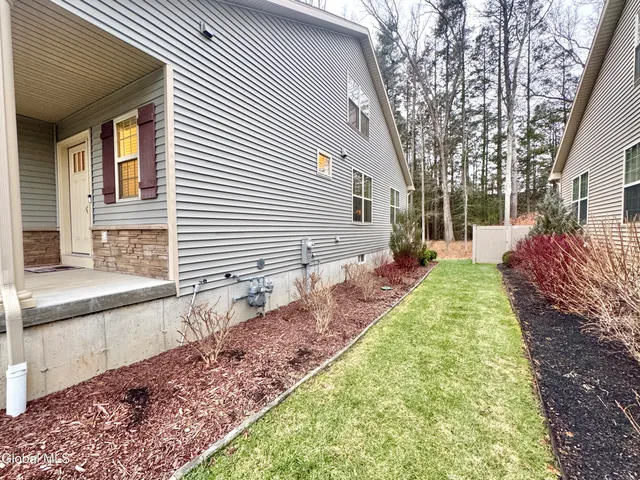 $579,900 | 23 Canterbury Lane, Bethlehem, NY 12054