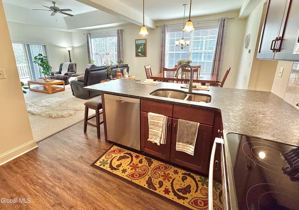 $549,000 | 23 Canterbury Lane, Bethlehem, NY 12054