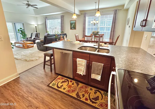 $579,900 | 23 Canterbury Lane, Bethlehem, NY 12054