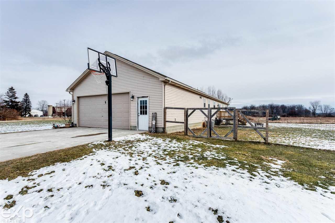 8741 Rynn Road Avoca, MI 48006 - Photo 35 of 43 50064463-34.JPG