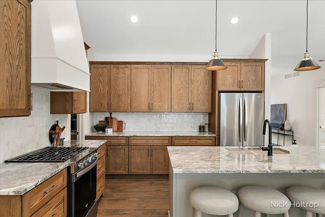 $679,900 | 9738 56th Avenue, Allendale, MI 49401