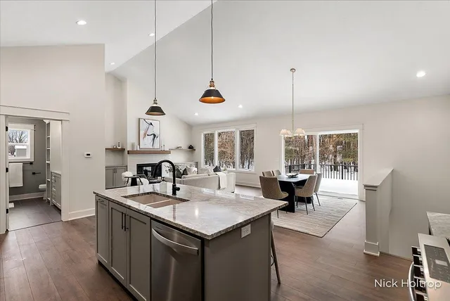 $679,900 | 9738 56th Avenue, Allendale, MI 49401