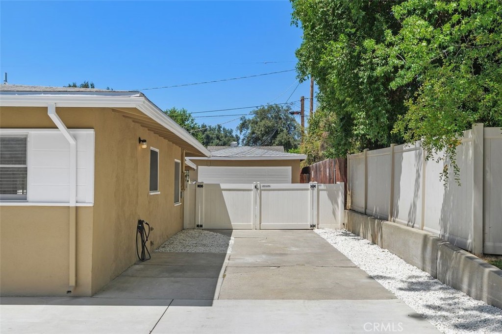3439 Mono Drive Riverside, CA 92506 - Photo 7 of 45