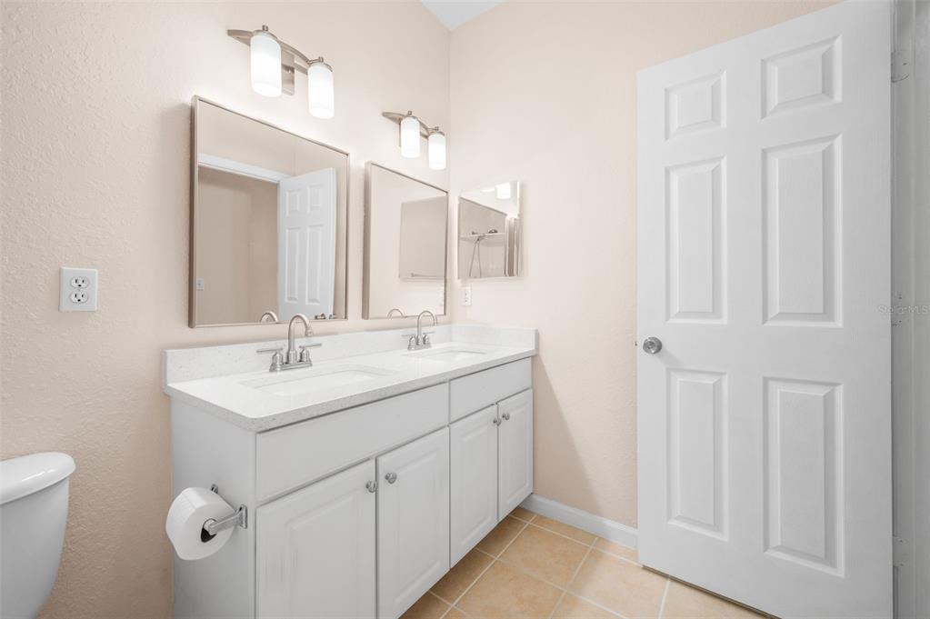 5065 Northwest 45th Road, Unit 102 Gainesville, FL 32606 - Photo 23 of 34