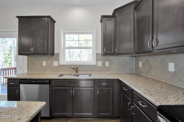 $2,400 | 1300 Whitney Drive, Aberdeen, NC 28315