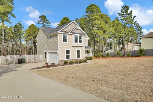 $2,400 | 1300 Whitney Drive, Aberdeen, NC 28315