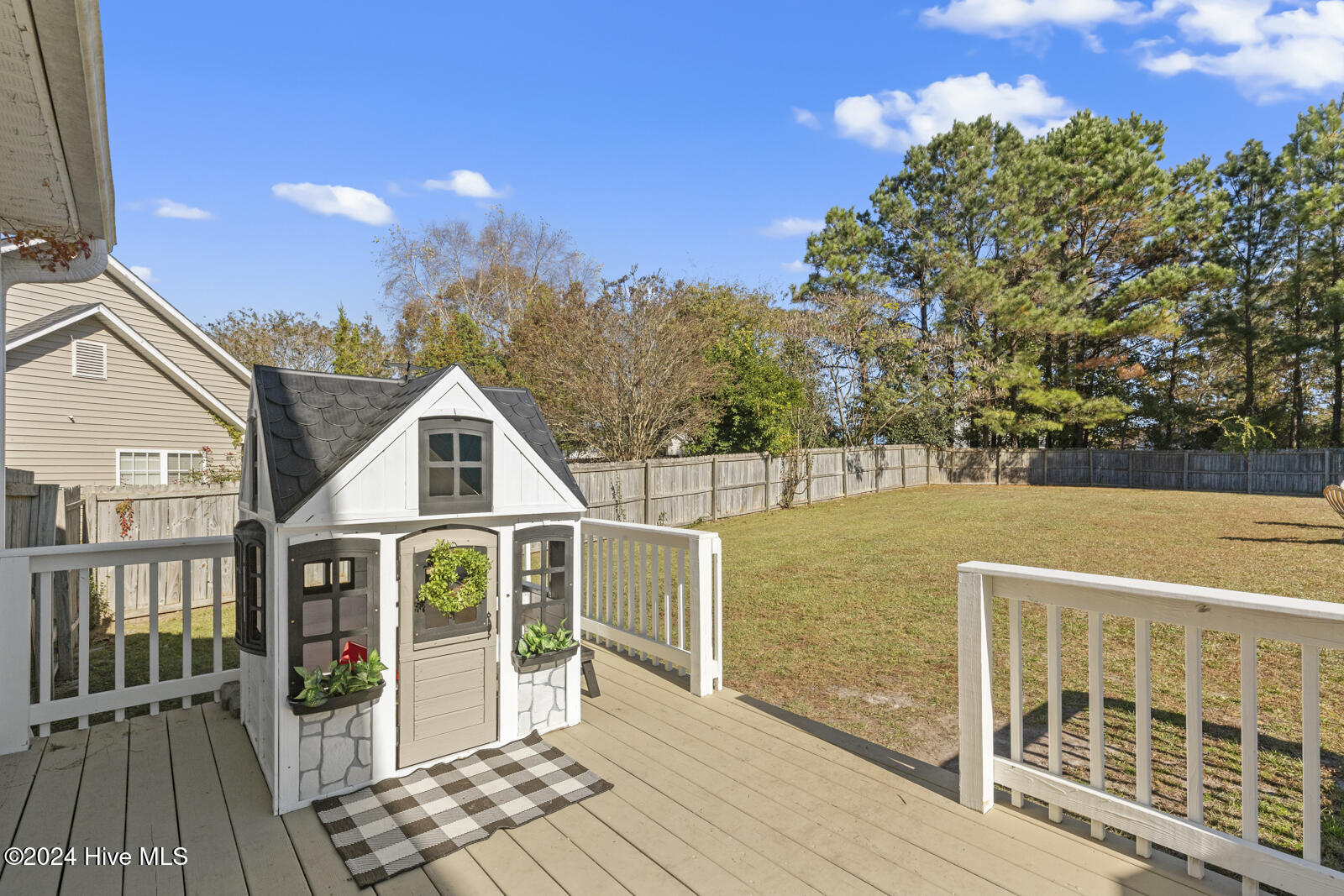 108 Ridgewood Court Jacksonville, NC 28546 - Photo 28 of 33 Deck 1