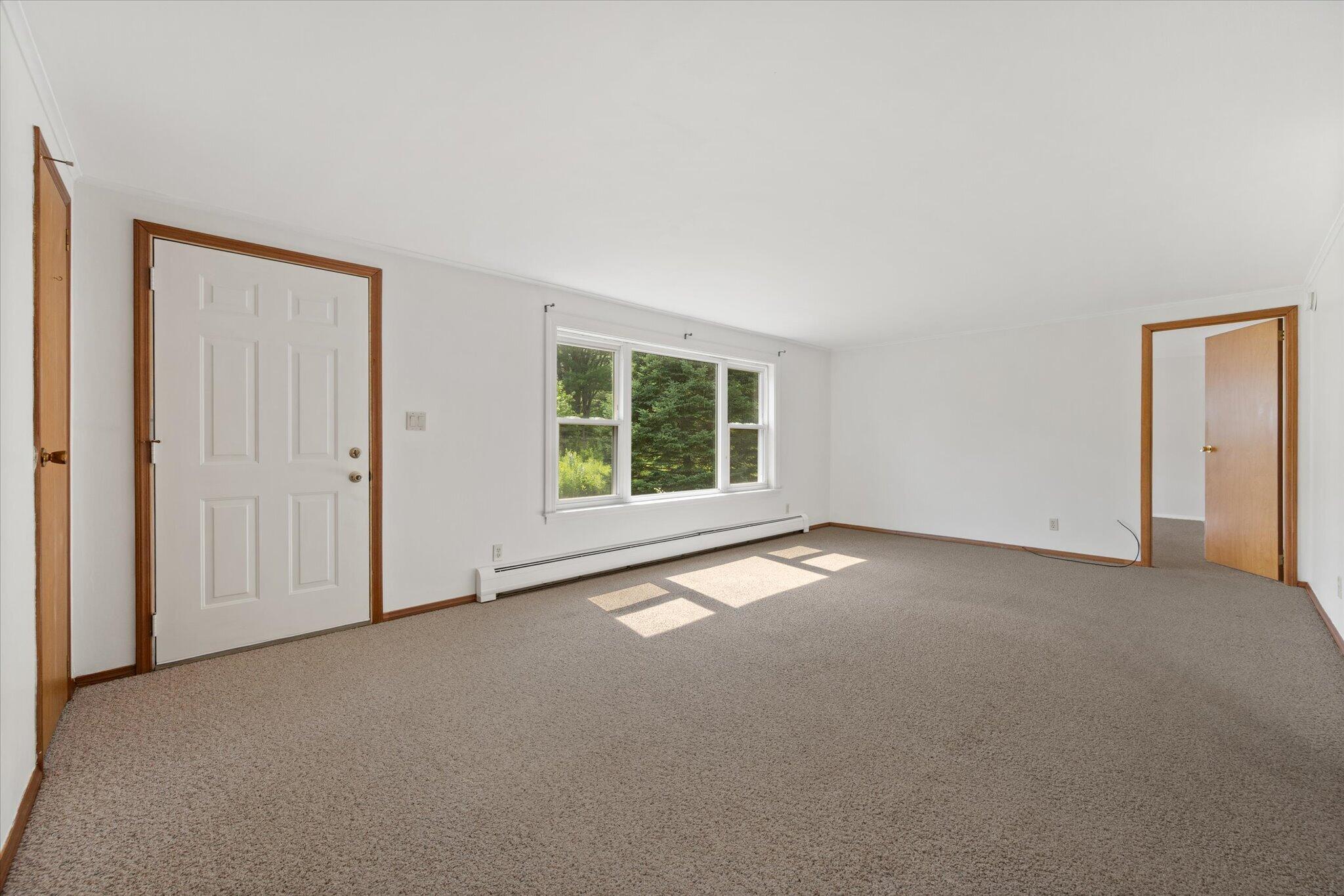 47 Shepherd Drive Bangor, ME 04401 - Photo 16 of 43 Living Room