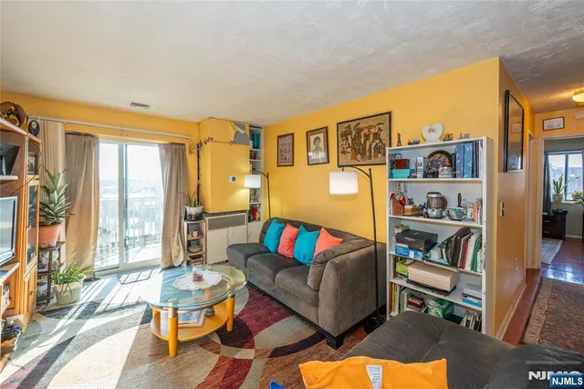 $339,000 | 75 Union Street, Unit 5E, Hackensack, NJ 07601