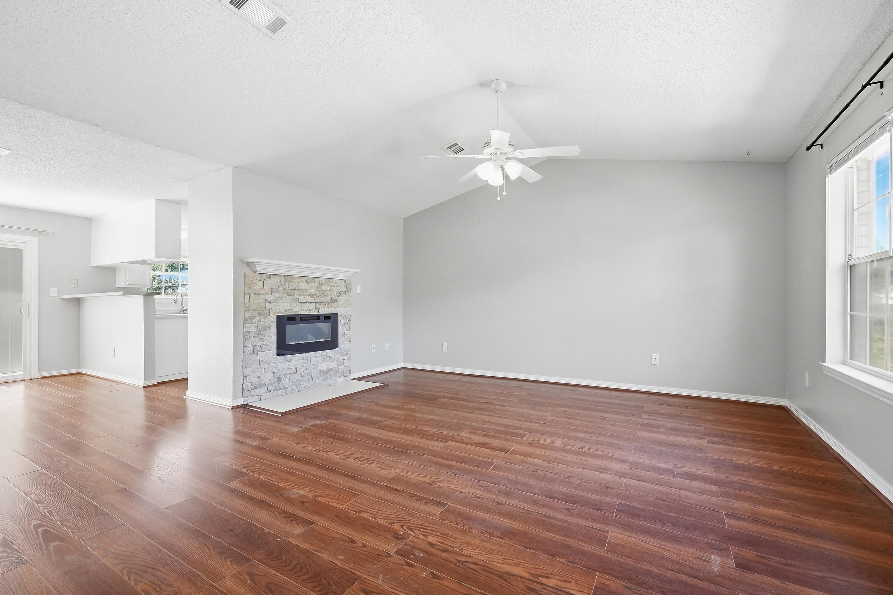 83 Stowe Road Mary Esther, FL 32569 - Photo 8 of 37 Living Room
