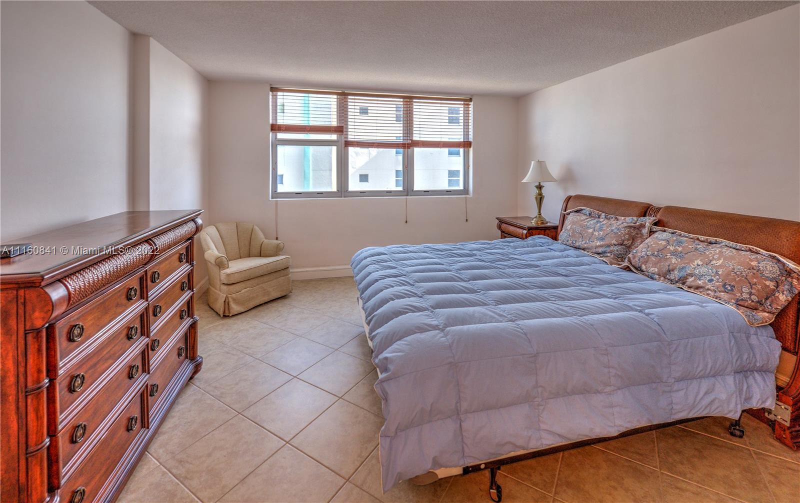 9225 Collins Avenue, Unit 908 Surfside, FL 33154 - Photo 7 of 12