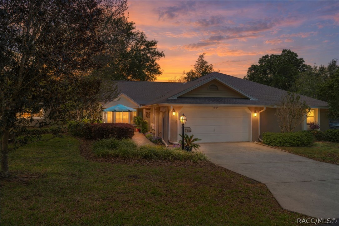1504 North Foxboro Loop Crystal River, FL 34429 - Photo 29 of 52 Don't let the sun go down on this one....