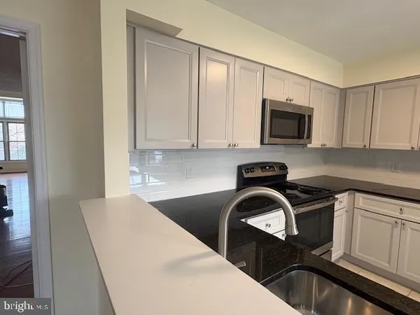 $3,950 | 2162 Kings Garden Way, Falls Church, VA 22043