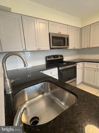 $3,950 | 2162 Kings Garden Way, Falls Church, VA 22043