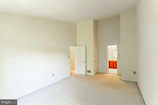 $3,950 | 2162 Kings Garden Way, Falls Church, VA 22043