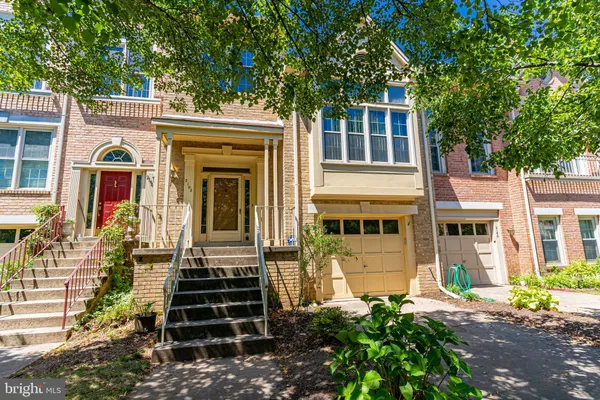 $3,950 | 2162 Kings Garden Way, Falls Church, VA 22043