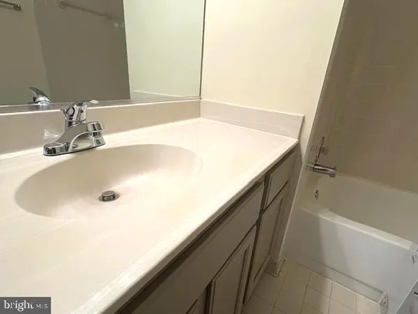 $3,950 | 2162 Kings Garden Way, Falls Church, VA 22043