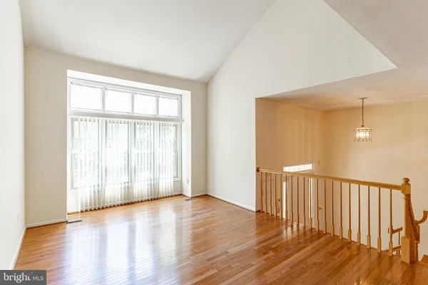 $3,950 | 2162 Kings Garden Way, Falls Church, VA 22043